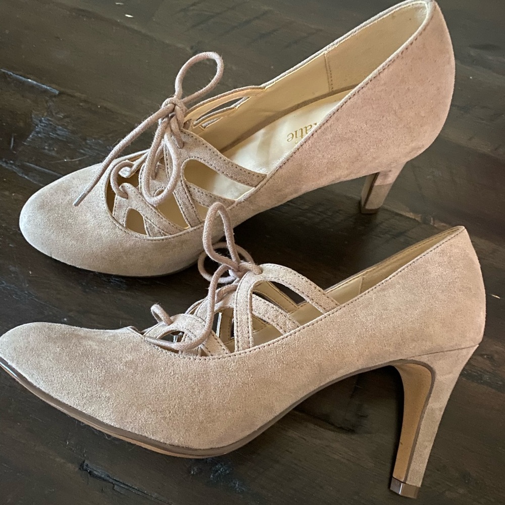 Kelly & Katie Tan Suede Heels - Size 8